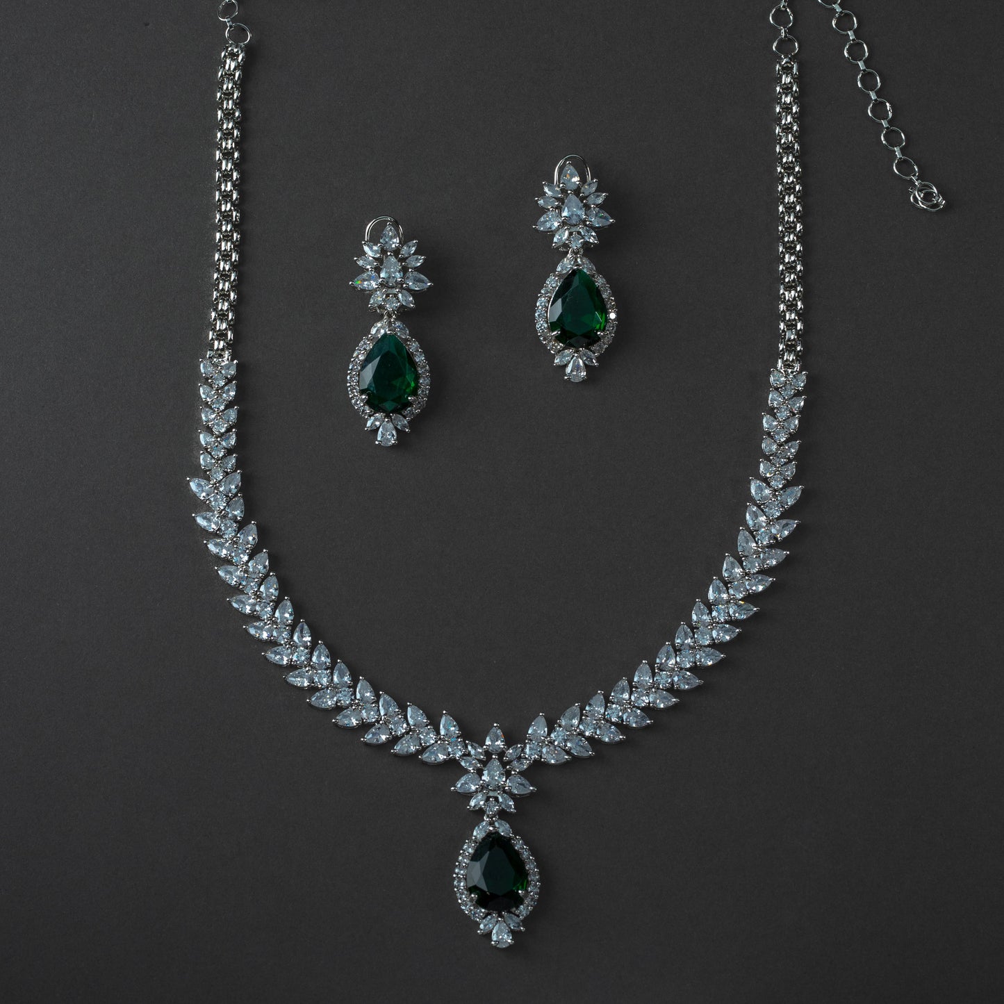 Avantika Necklace Set