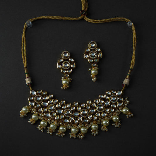 Tanisha Kundan Necklace Set